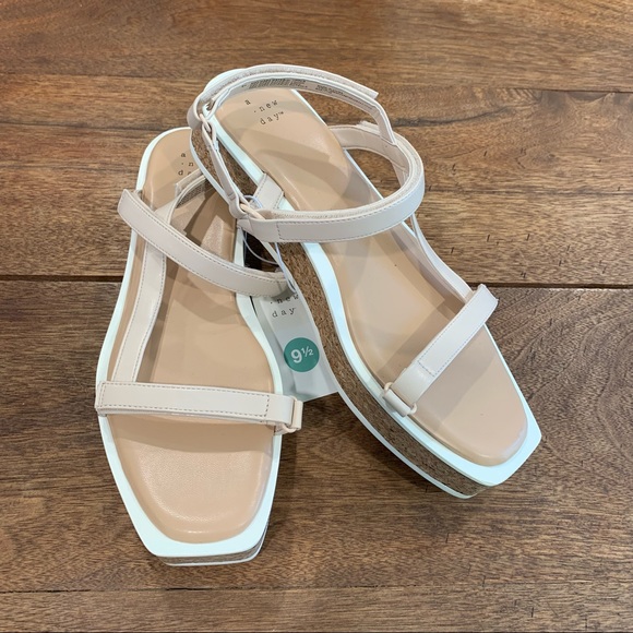 Size 9.5 - Summertime Sandals - Velcro/ Cork Platform, '90s athleisure - Picture 1 of 9